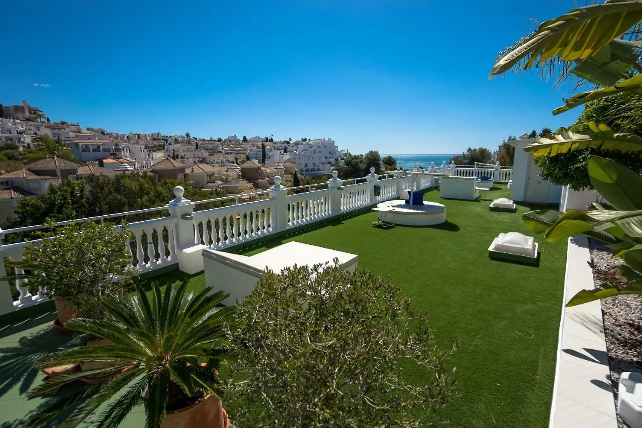 Hostal Casa Mercedes Nerja بيت ضيافة