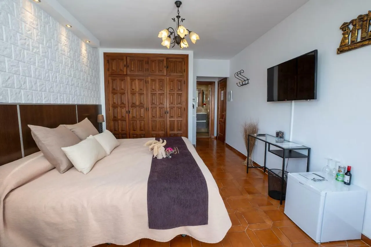 Hostal Casa Mercedes Nerja 2*,