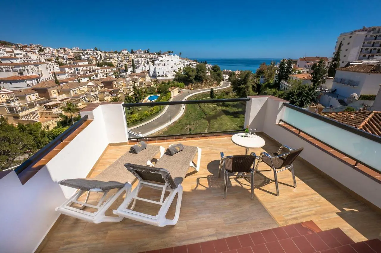 Hostal Casa Mercedes Nerja بيت ضيافة